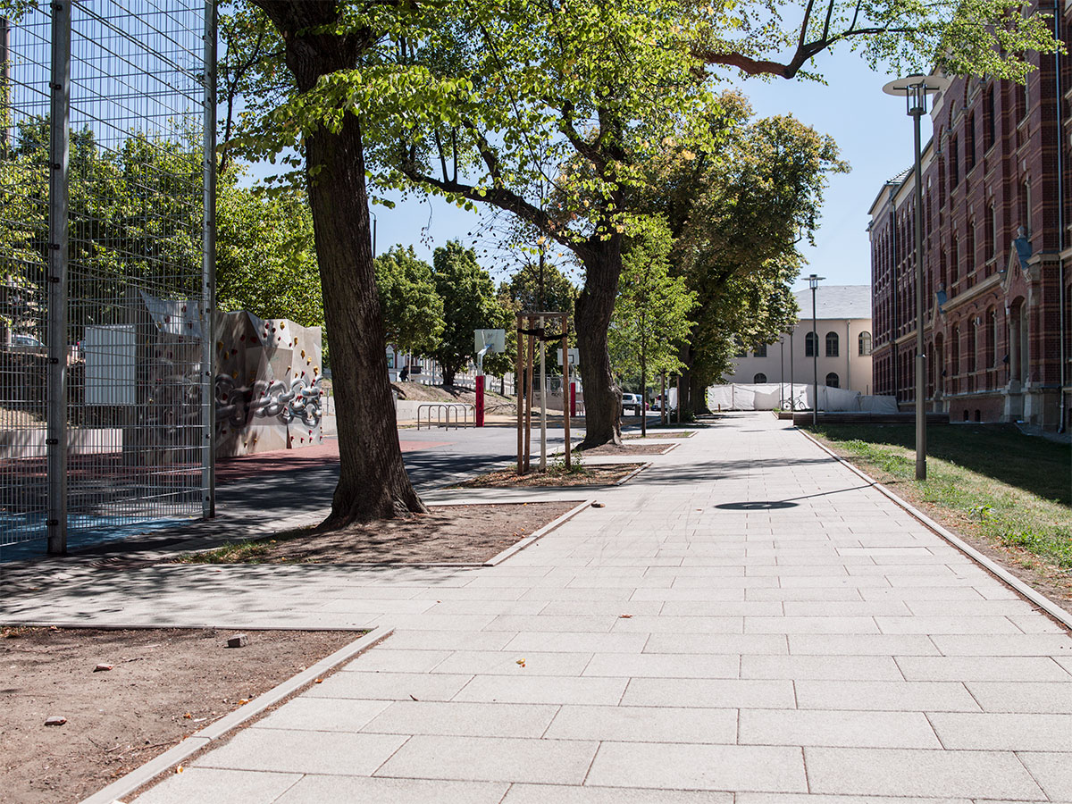 Umbau Renftstraße zu Renftplatz 02