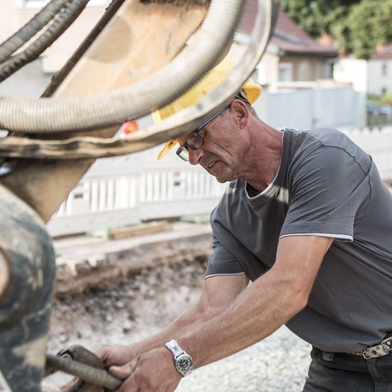 Stellenangebot Polier / Vorarbeiter im Straßen,- Kanal,- Landschafts- und Sportplatzbau